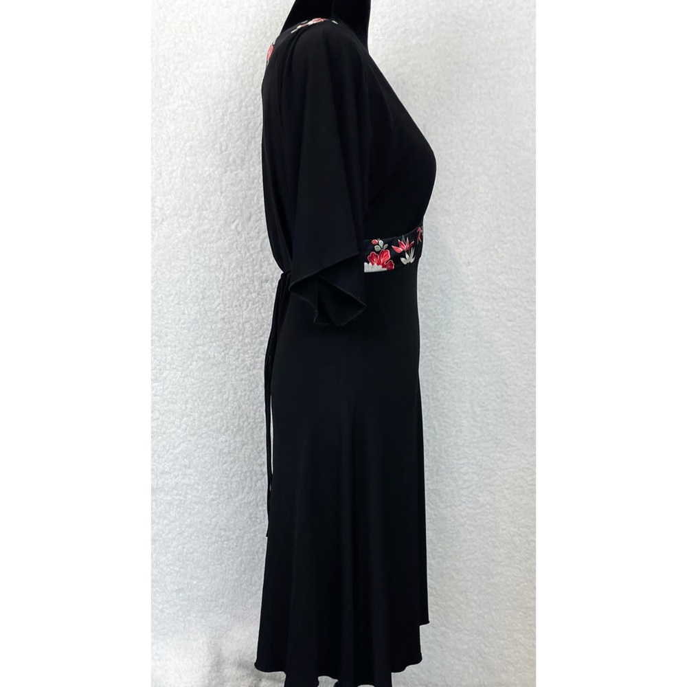 LOVE TEASE • Black Floral Trim V-Neck Mini Dress, M - Picture 5 of 13